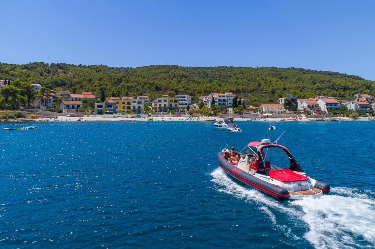 Acadia Beach Villas & Apartments Slatine Dış mekan fotoğraf