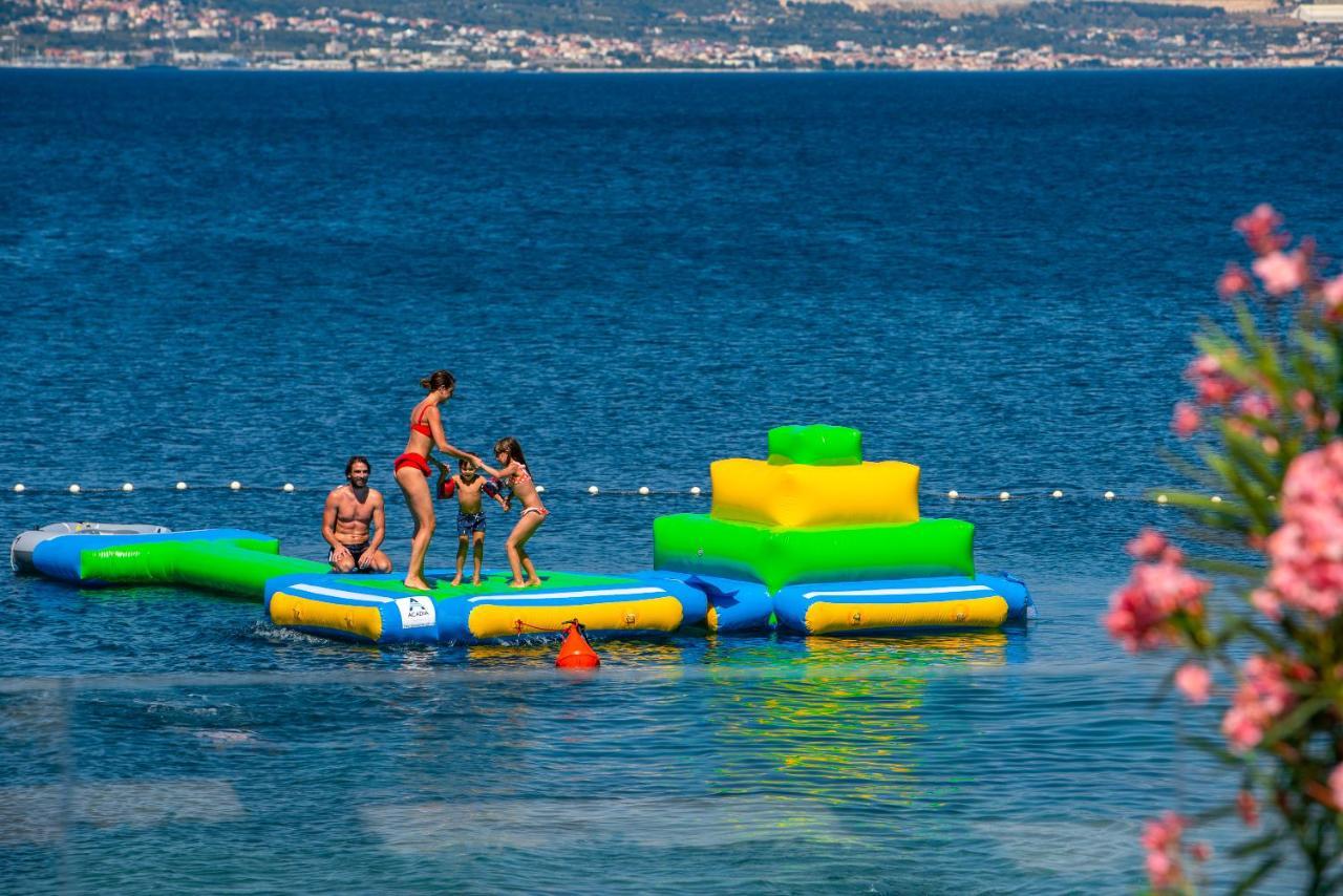 Acadia Beach Villas & Apartments Slatine Dış mekan fotoğraf