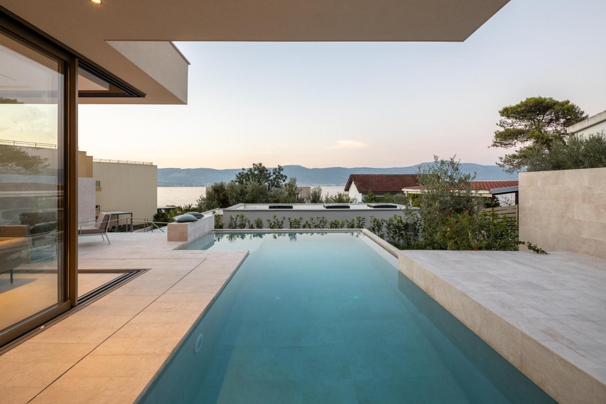 Acadia Beach Villas & Apartments Slatine Dış mekan fotoğraf