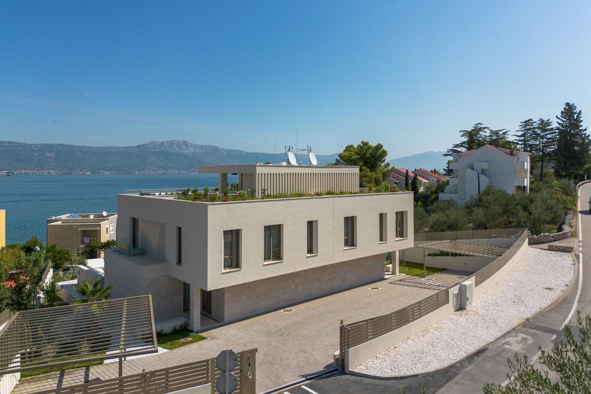 Acadia Beach Villas & Apartments Slatine Dış mekan fotoğraf