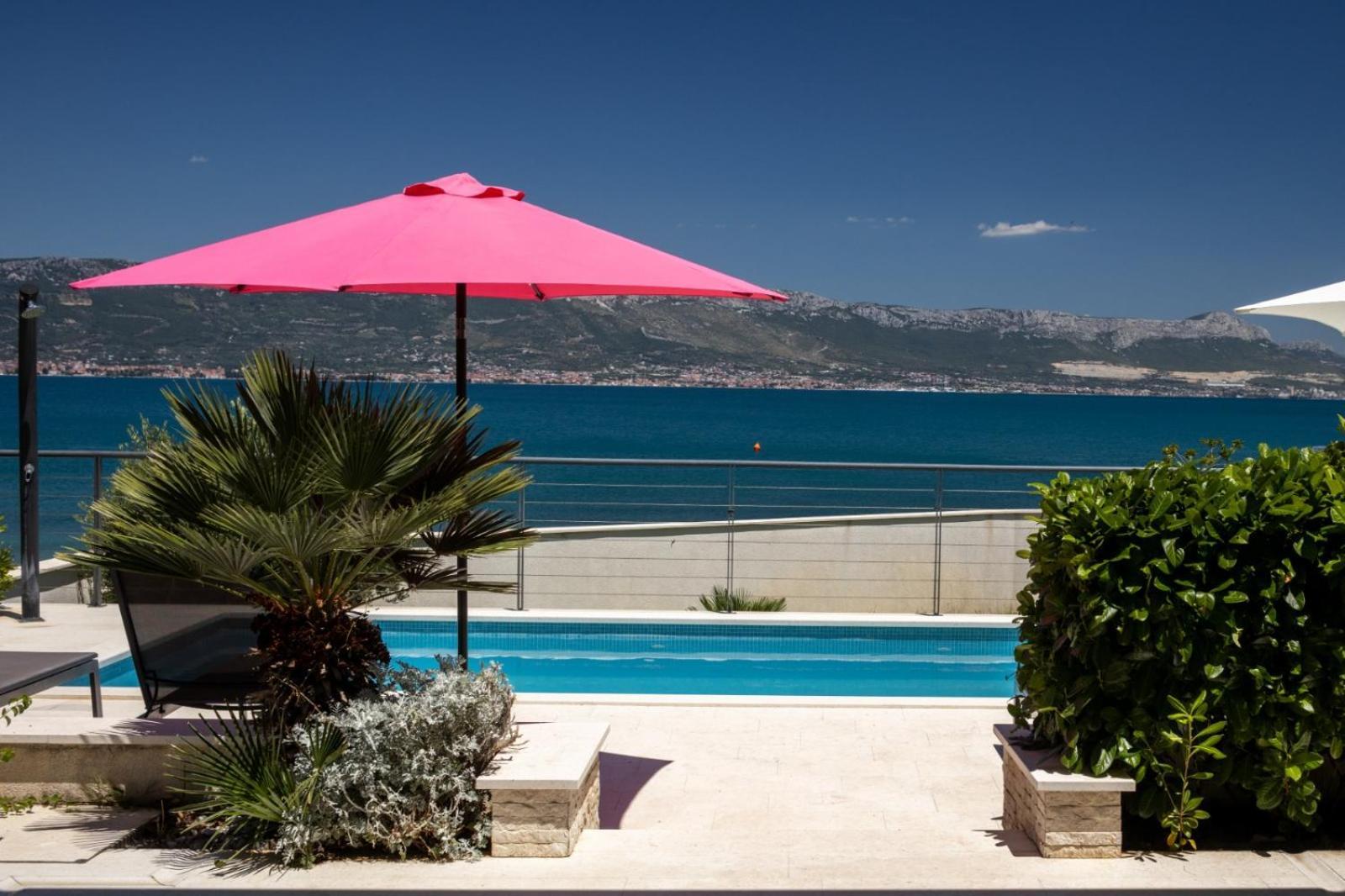 Acadia Beach Villas & Apartments Slatine Dış mekan fotoğraf