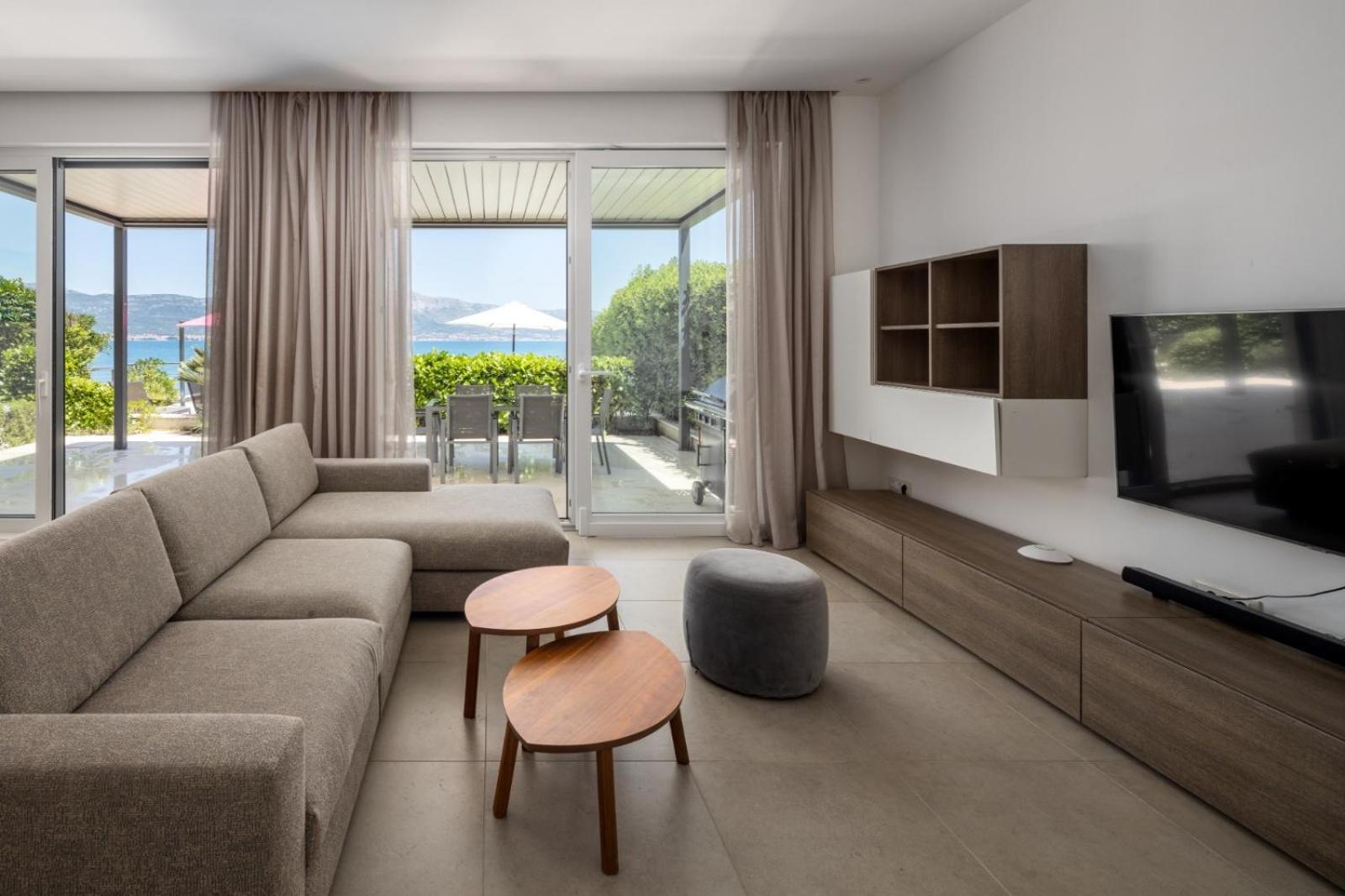 Acadia Beach Villas & Apartments Slatine Dış mekan fotoğraf