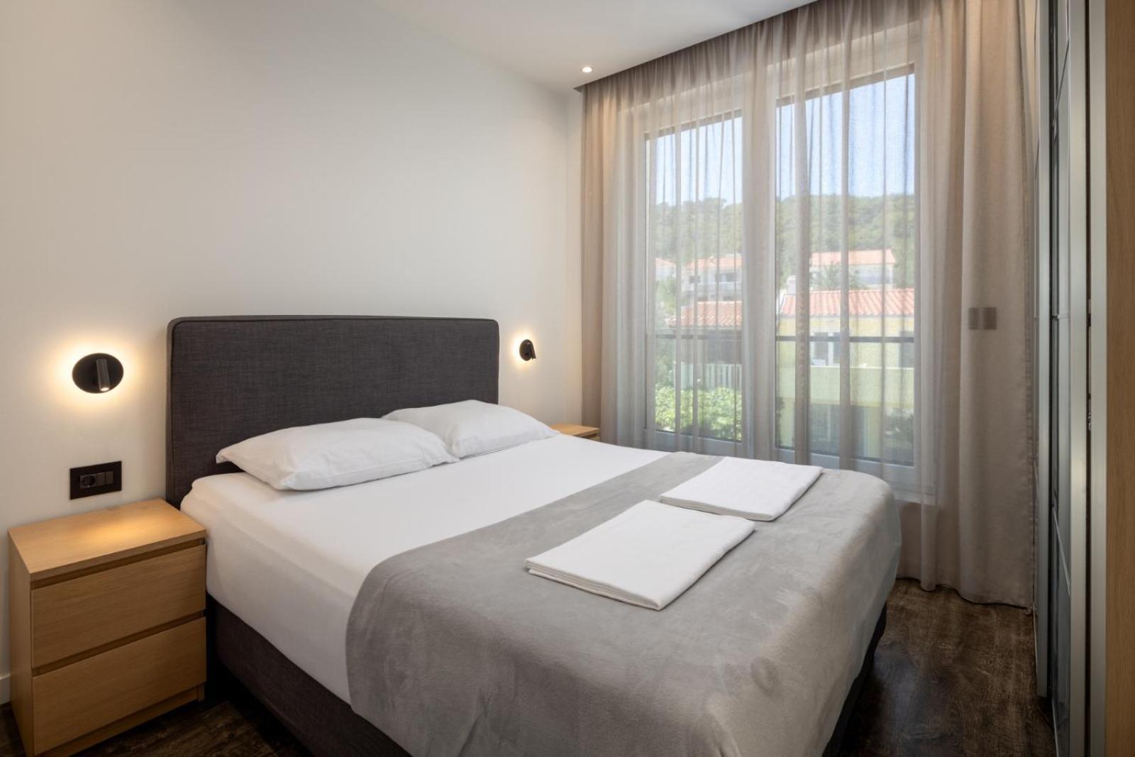 Acadia Beach Villas & Apartments Slatine Dış mekan fotoğraf