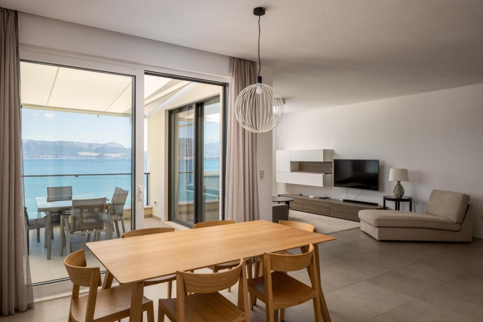 Acadia Beach Villas & Apartments Slatine Dış mekan fotoğraf