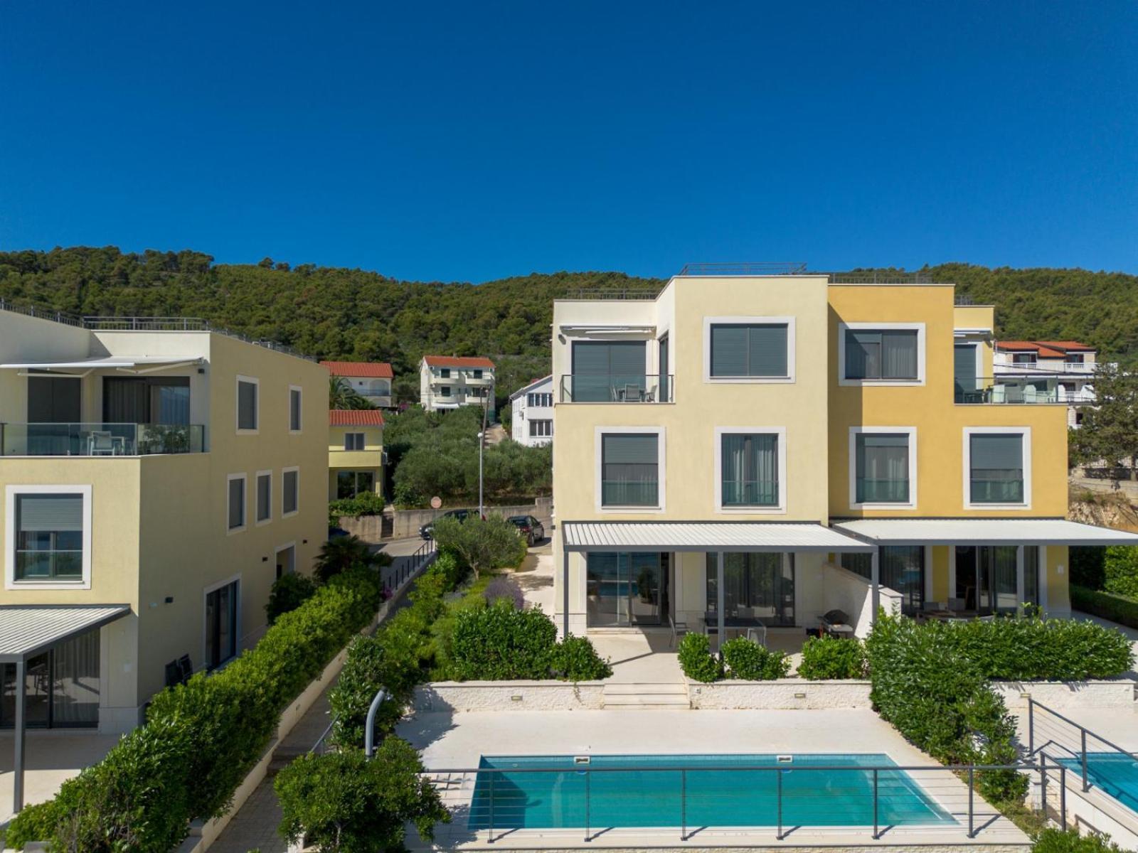 Acadia Beach Villas & Apartments Slatine Dış mekan fotoğraf