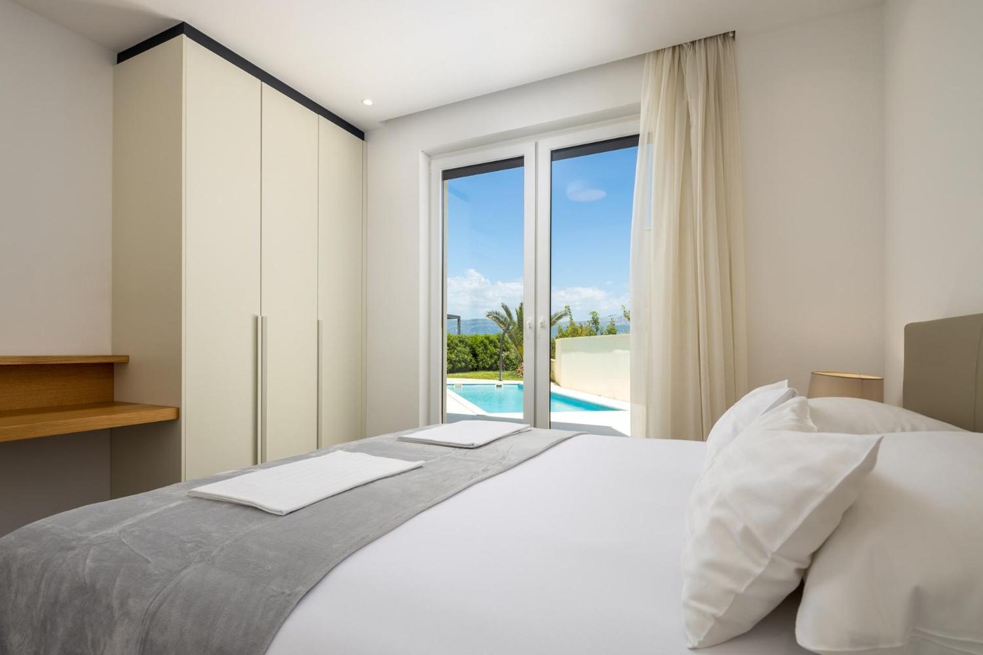 Acadia Beach Villas & Apartments Slatine Dış mekan fotoğraf